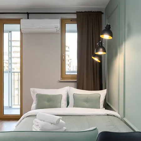 Nowe Czyzyny Deluxe By Bookinghost *