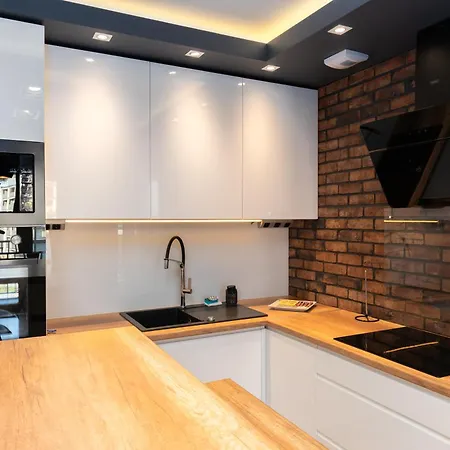 Nowe Czyzyny Deluxe By Bookinghost