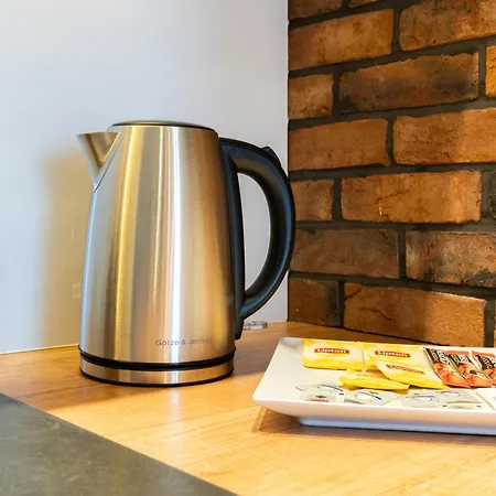 Nowe Czyzyny Deluxe By Bookinghost *