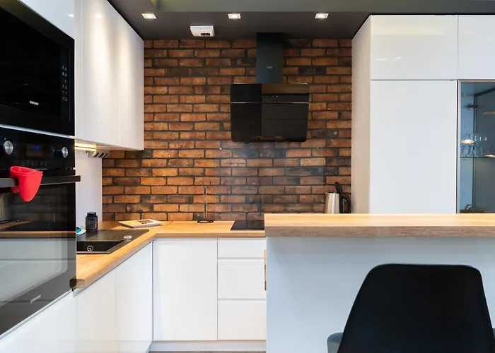 Nowe Czyzyny Deluxe By Bookinghost