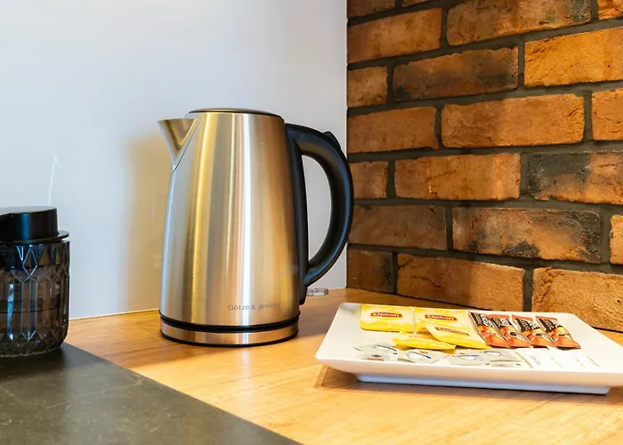 Nowe Czyzyny Deluxe By Bookinghost *